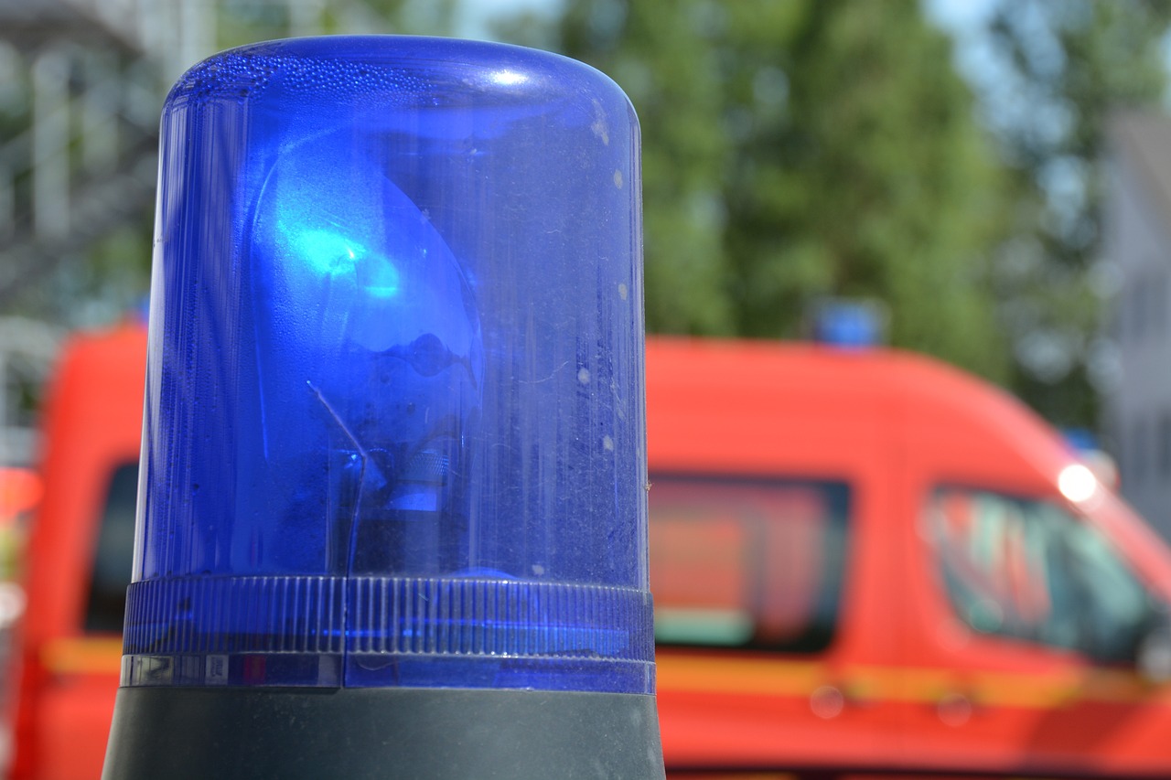 Šutaj Eštok pénzjutalmat jelentett be a rendőrök és tűzoltók számára