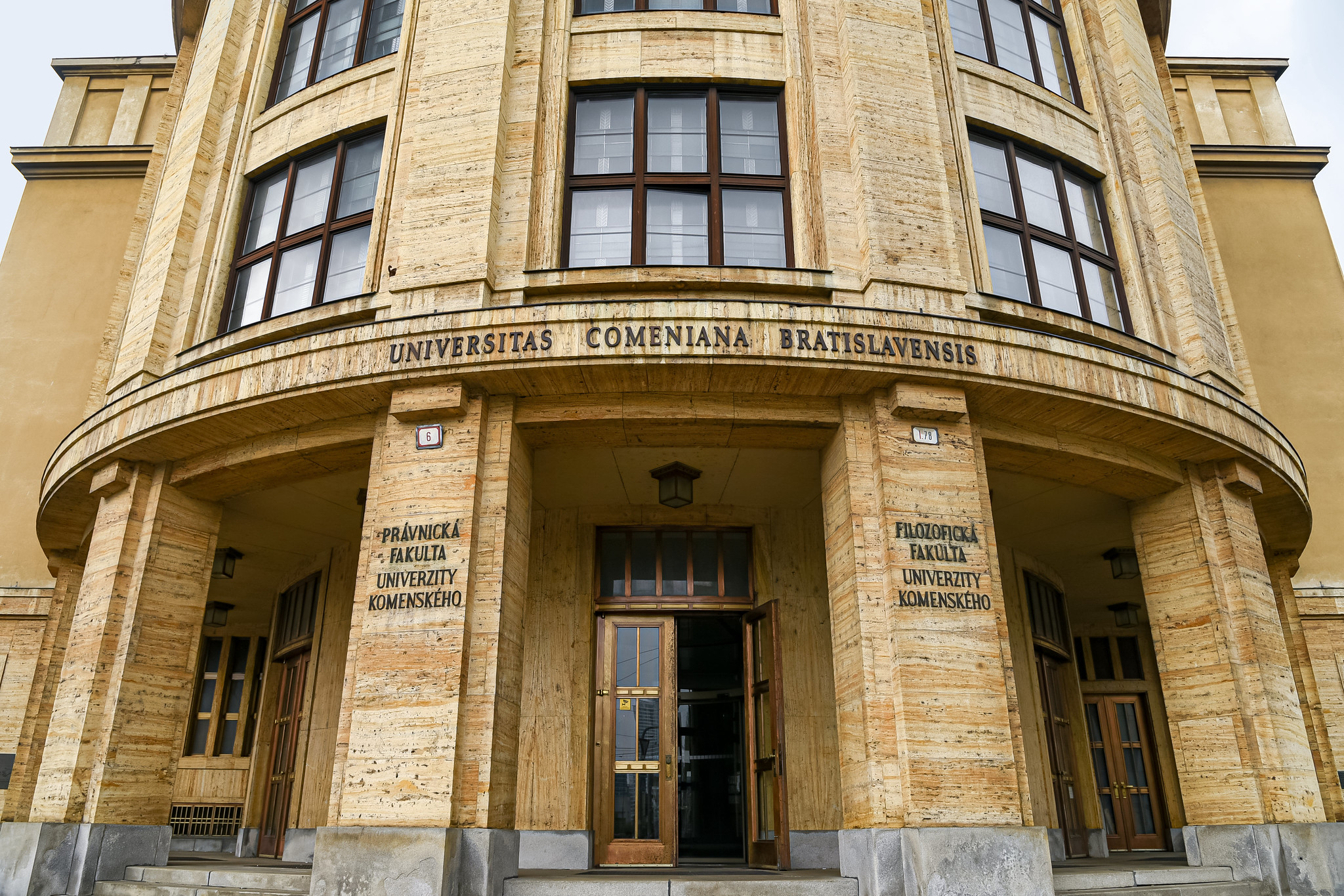 Comenius Egyetem: Csaknem kétszeres a túljelentkezés