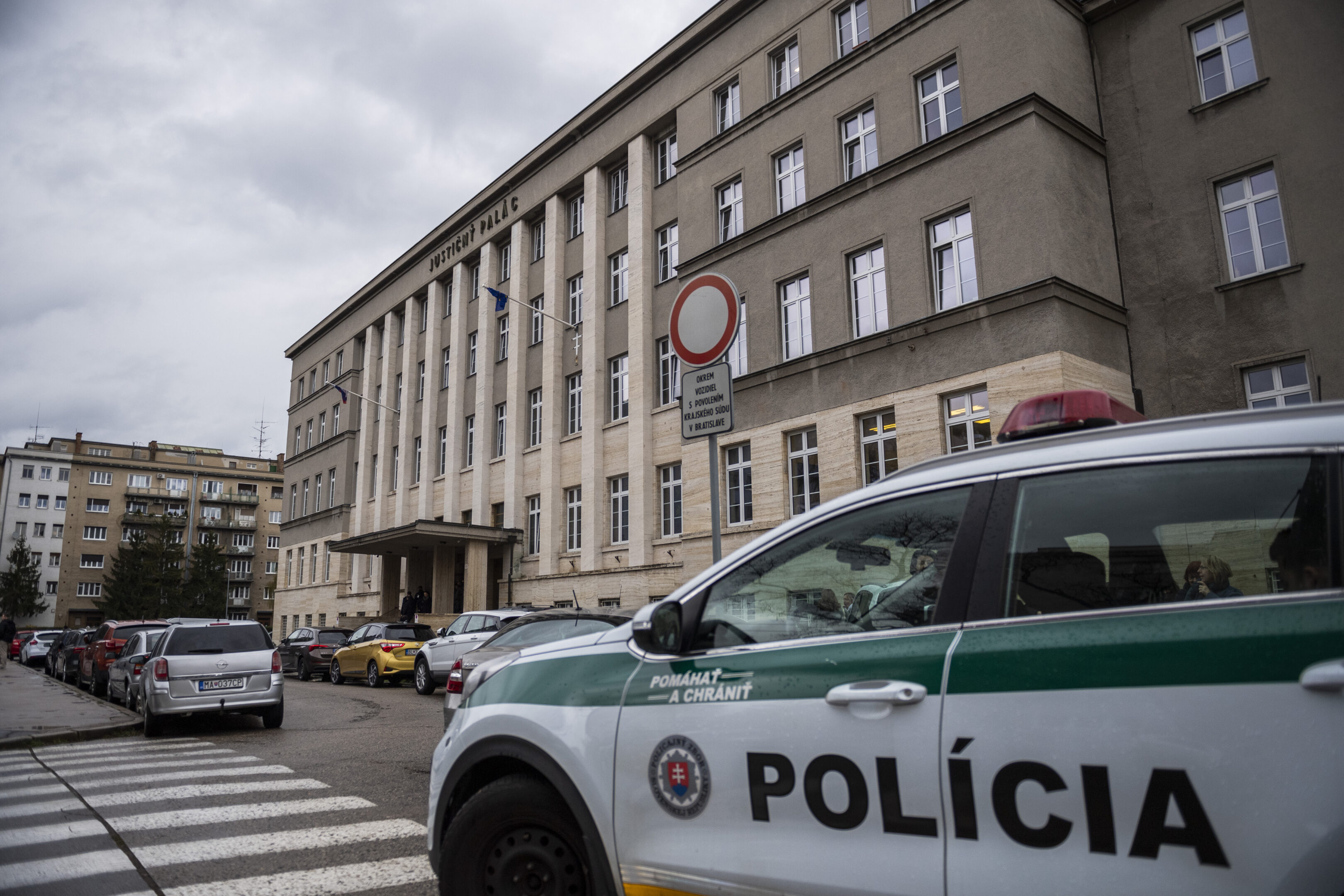 Az egész országban bombariadó van a bíróságokon