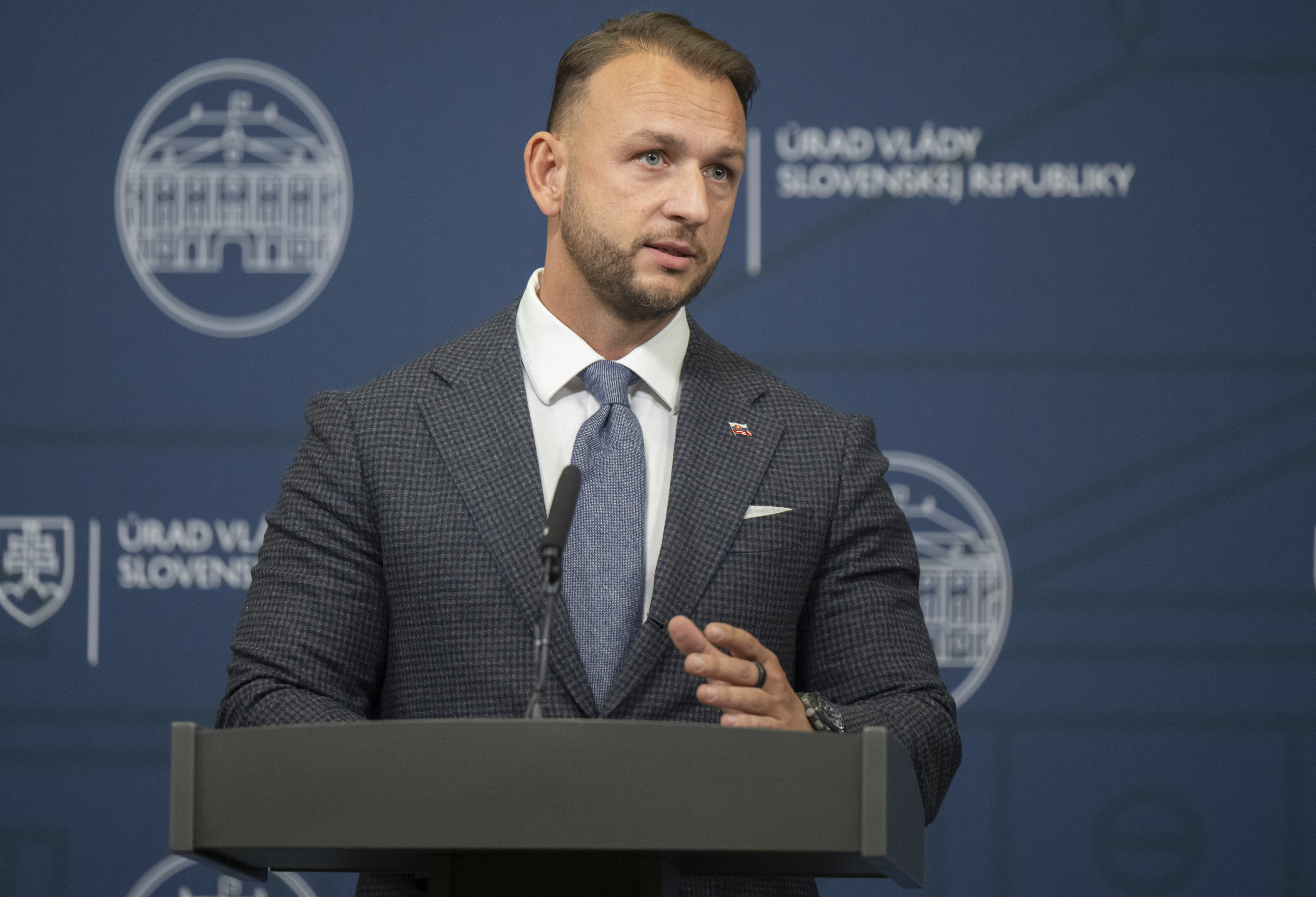 Šutaj Eštok: A SIS dolgozik a bombafenyegetések mögött álló személy azonosításán