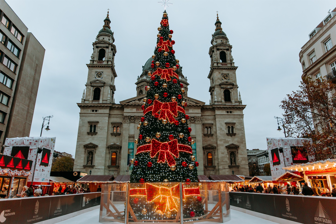 Megnyitott az adventi vásár Budapest szívében