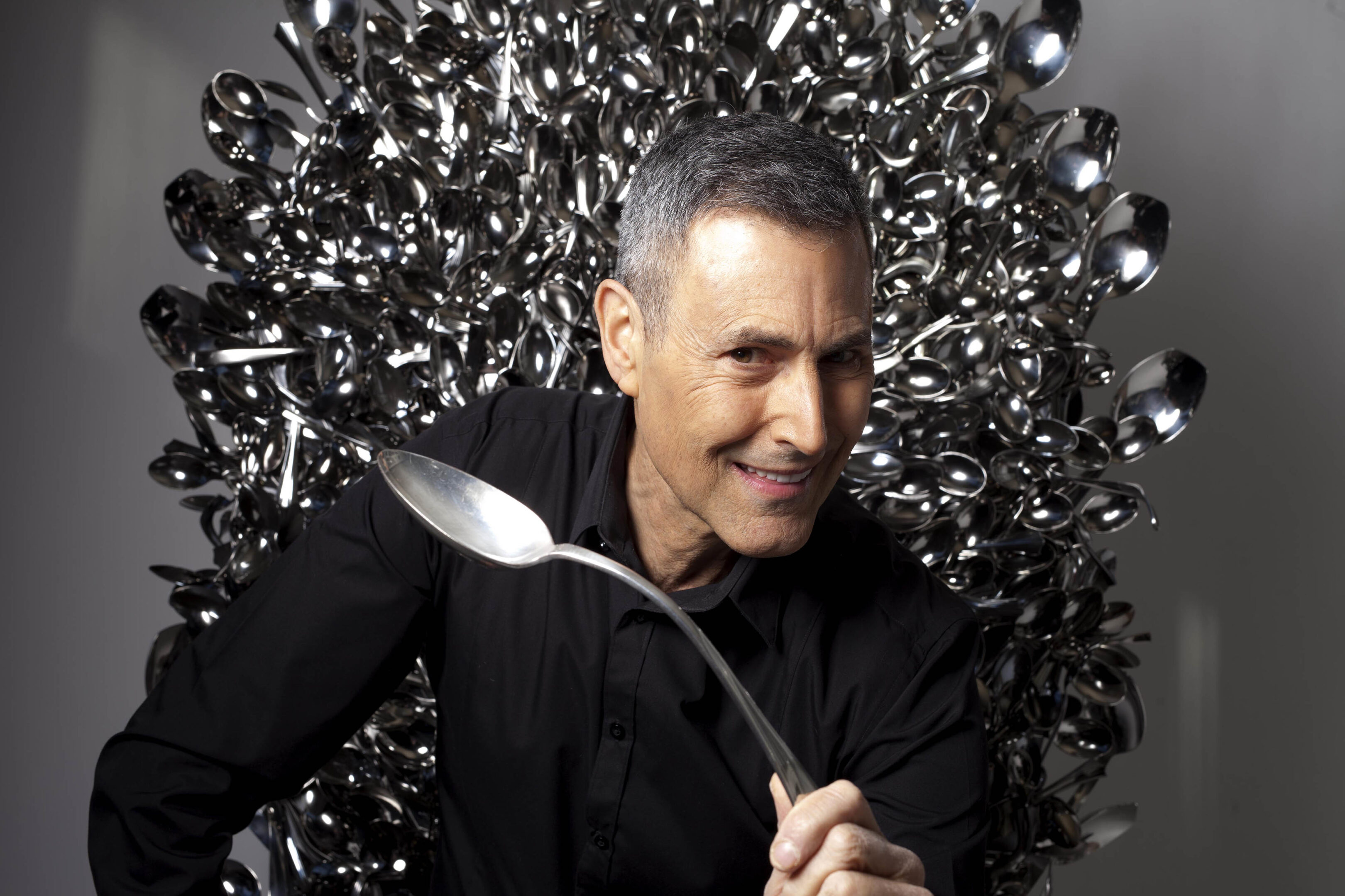 78 éves a magyar gyökerekkel rendelkező Uri Geller